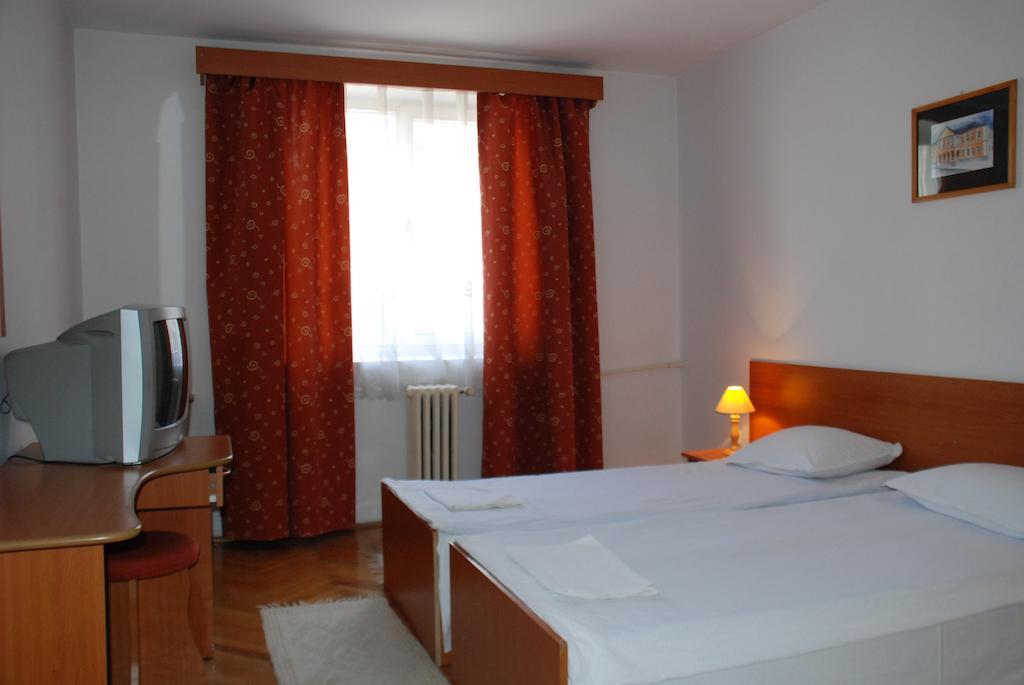 Hotel Merkur Miercurea Ciuc Exterior foto