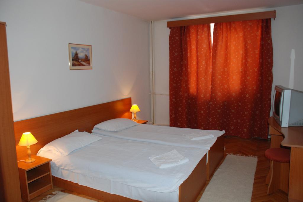 Hotel Merkur Miercurea Ciuc Exterior foto