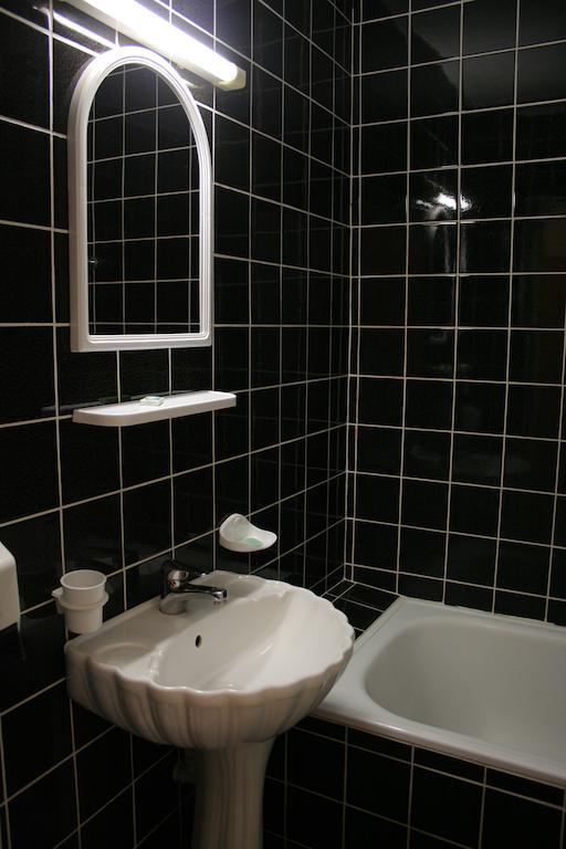 Hotel Merkur Miercurea Ciuc Habitación foto