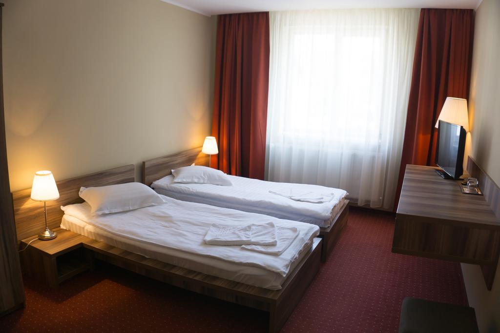 Hotel Merkur Miercurea Ciuc Exterior foto